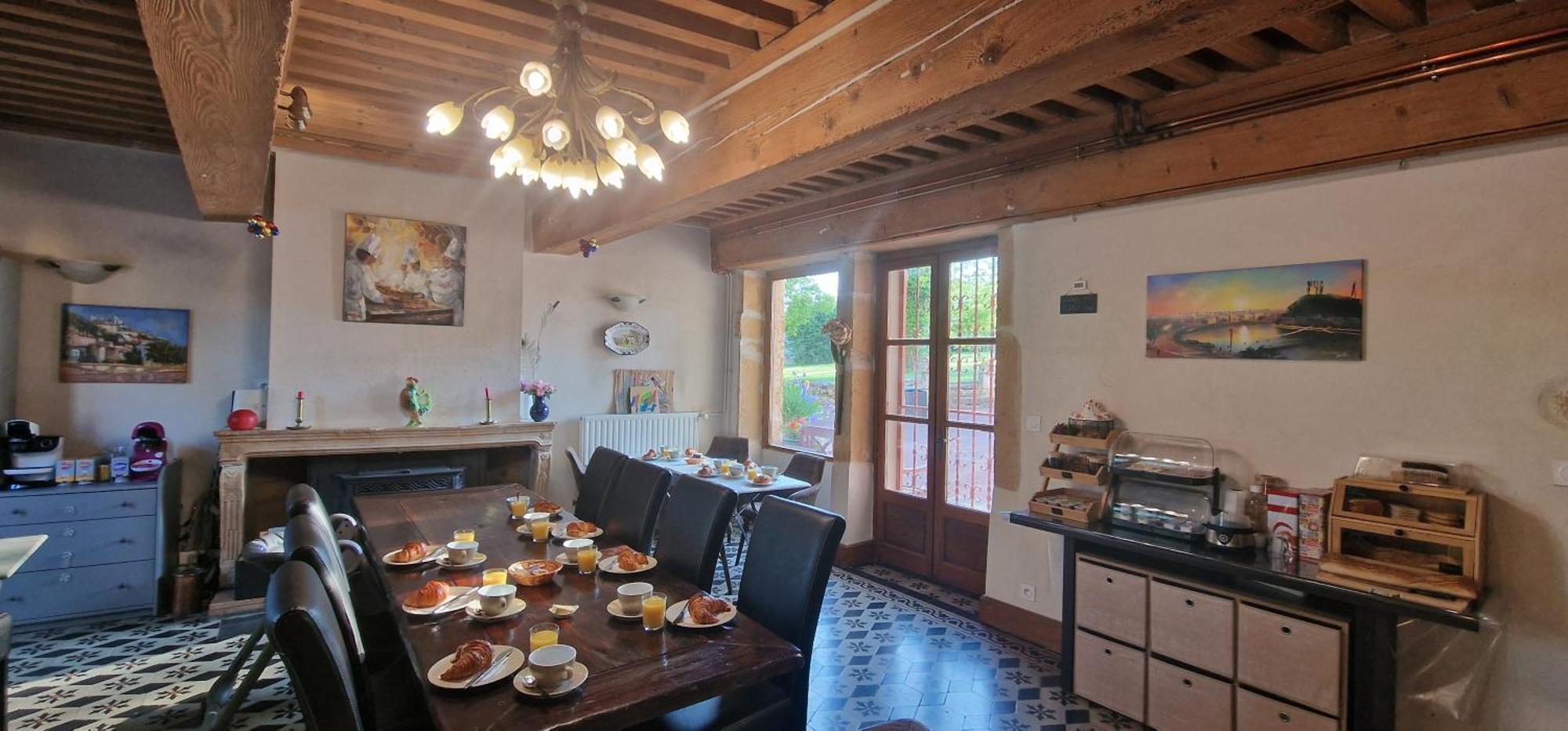 Le Relais Des Dames Bed and Breakfast Neuville-sur-Saône Exteriör bild