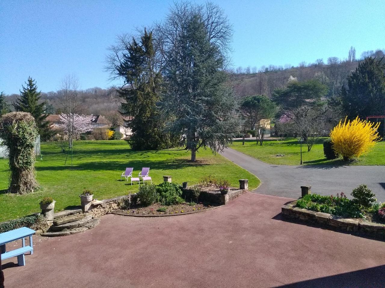 Le Relais Des Dames Bed and Breakfast Neuville-sur-Saône Exteriör bild